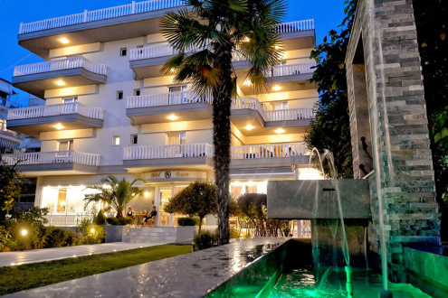 IONI HOTEL - Изображение 1